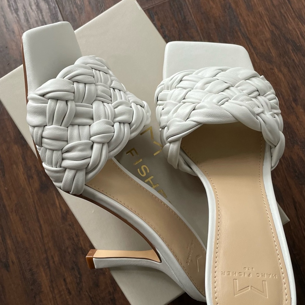 NWT Marc Fisher white leather heels